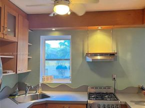 240 Collins Ave, Miami Beach FL 33139