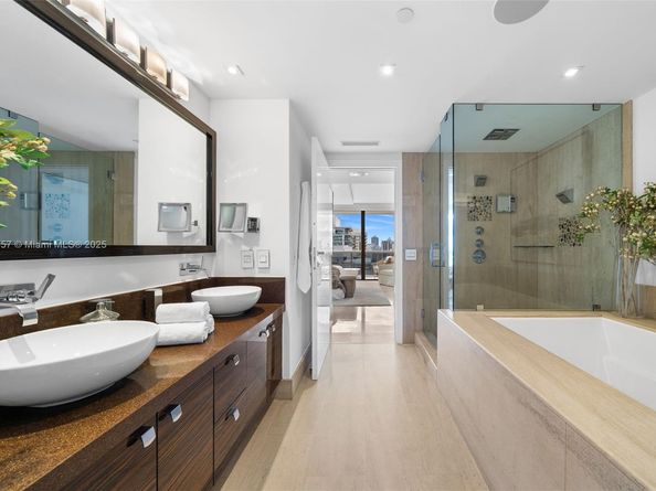 5875 Collins Ave 1908, Miami Beach FL 33140