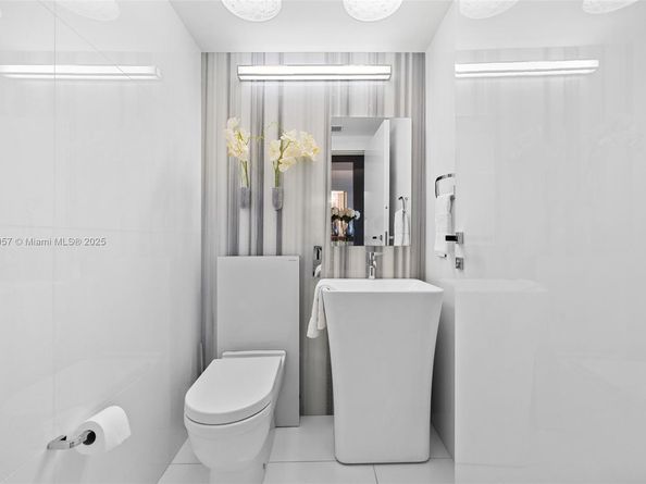 5875 Collins Ave 1908, Miami Beach FL 33140