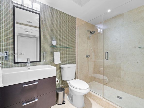 5875 Collins Ave 1908, Miami Beach FL 33140