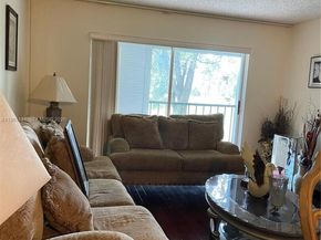 5860 NW 44th St, Lauderhill FL 33319