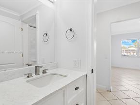 2201 SE 9th St 106, Pompano Beach FL 33062