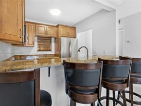 2201 SE 9th St 106, Pompano Beach FL 33062