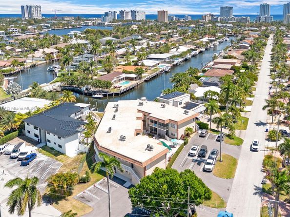 2201 SE 9th St 106, Pompano Beach FL 33062