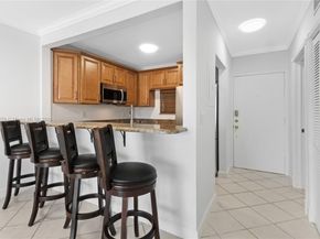 2201 SE 9th St 106, Pompano Beach FL 33062