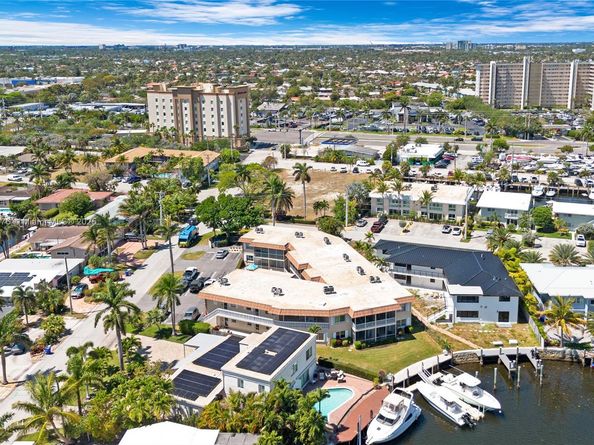 2201 SE 9th St 106, Pompano Beach FL 33062