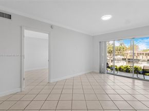 2201 SE 9th St 106, Pompano Beach FL 33062