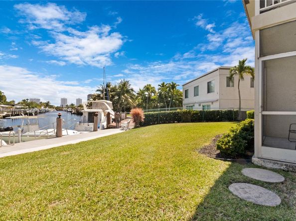 2201 SE 9th St 106, Pompano Beach FL 33062