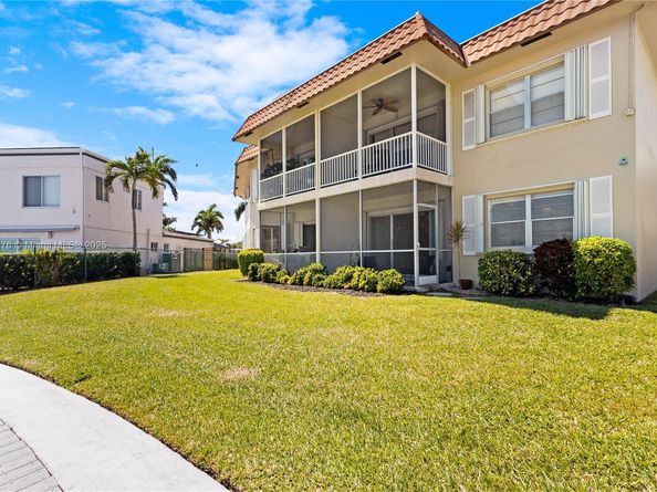 2201 SE 9th St 106, Pompano Beach FL 33062