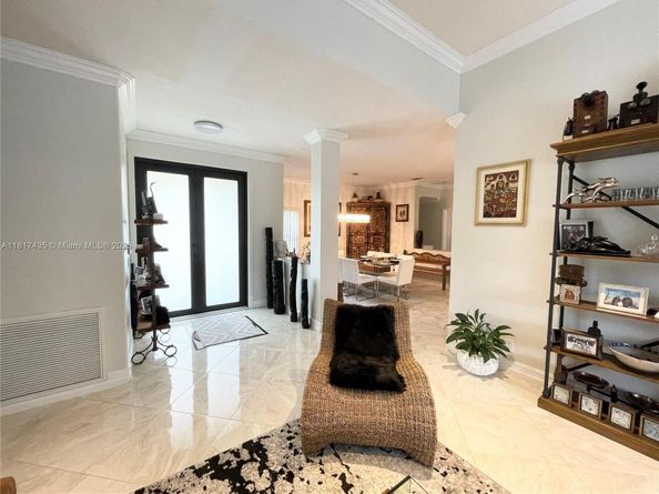 523 Stonemont Dr, Weston FL 33326