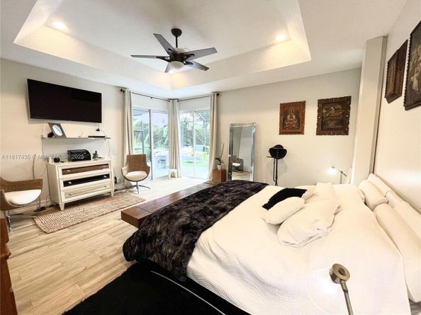 523 Stonemont Dr, Weston FL 33326