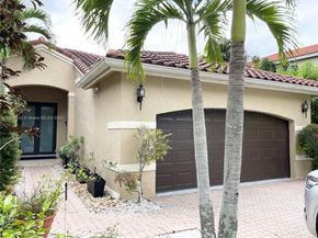523 Stonemont Dr, Weston FL 33326