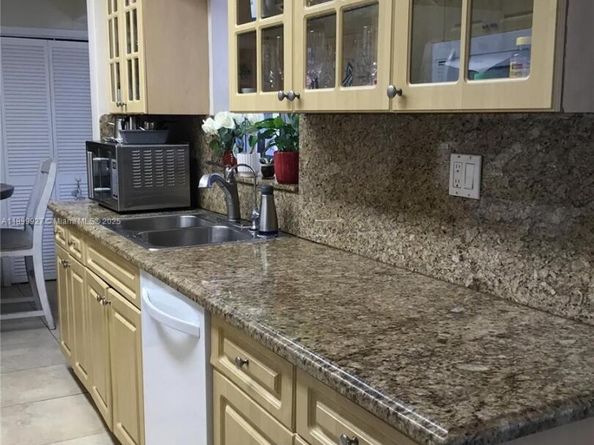 1901 SW 90th Ave, Miami FL 33165