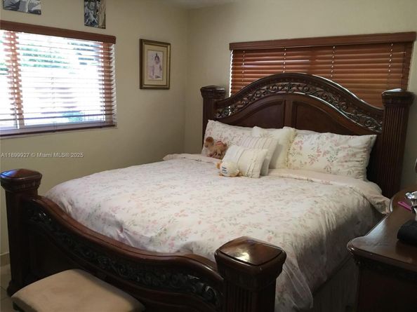 1901 SW 90th Ave, Miami FL 33165