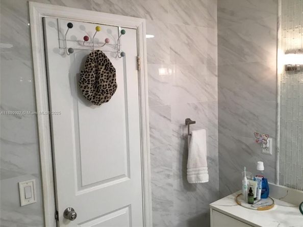 1901 SW 90th Ave, Miami FL 33165