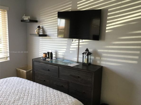 1901 SW 90th Ave, Miami FL 33165