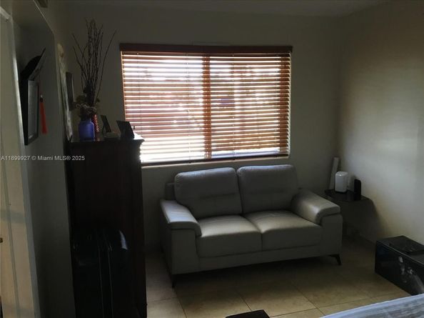 1901 SW 90th Ave, Miami FL 33165