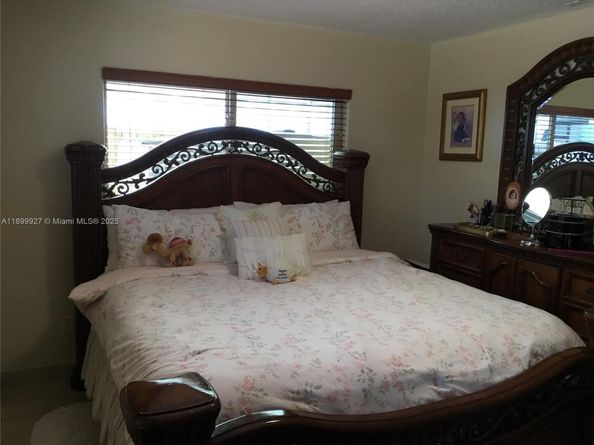 1901 SW 90th Ave, Miami FL 33165