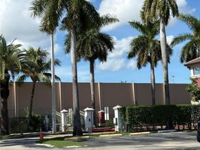 8346 NW 10th St, Miami FL 33126