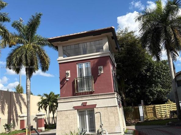 8346 NW 10th St, Miami FL 33126