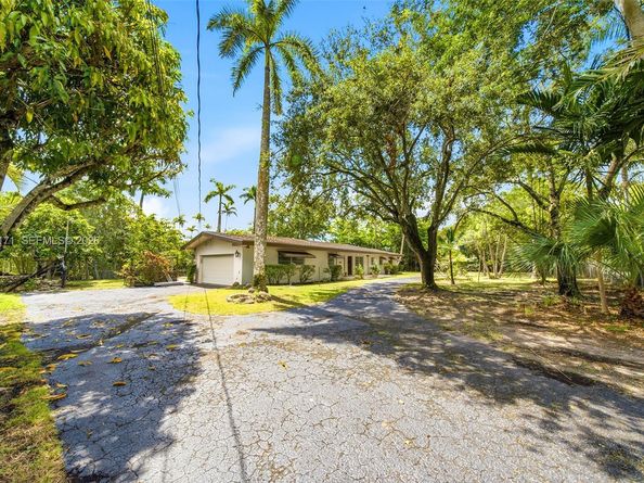 6801 SW 82nd Ave, Miami FL 33143