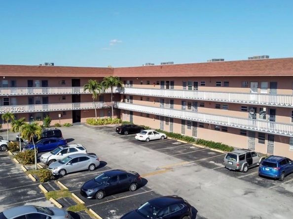 18555 NE 14th Ave 619, Miami FL 33179