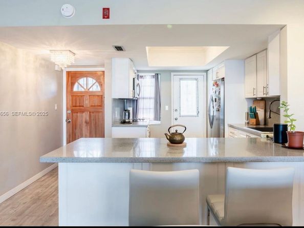 18555 NE 14th Ave 619, Miami FL 33179