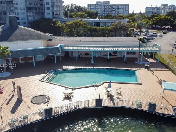 18555 NE 14th Ave 619, Miami FL 33179