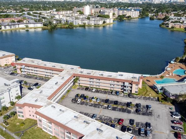 18555 NE 14th Ave 619, Miami FL 33179