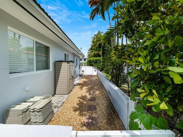 1259 NE 98th St, Miami Shores FL 33138