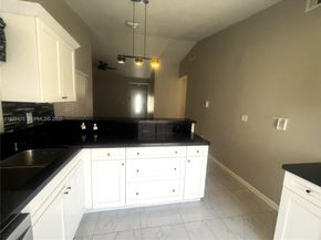 14731 N Beckley Sq, Davie FL 33325