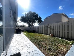 14731 N Beckley Sq, Davie FL 33325