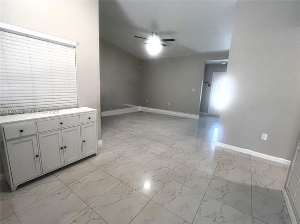 14731 N Beckley Sq, Davie FL 33325