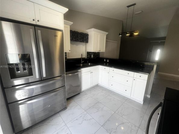 14731 N Beckley Sq, Davie FL 33325