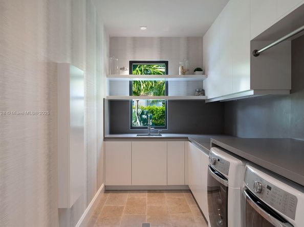 1175 Spanish River Rd, Boca Raton FL 33432