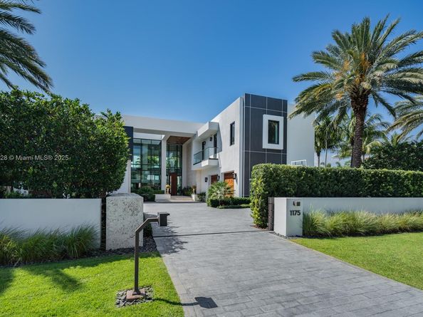 1175 Spanish River Rd, Boca Raton FL 33432