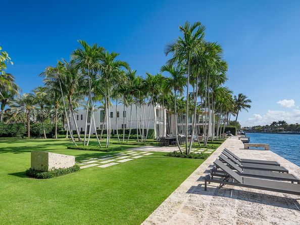 1175 Spanish River Rd, Boca Raton FL 33432