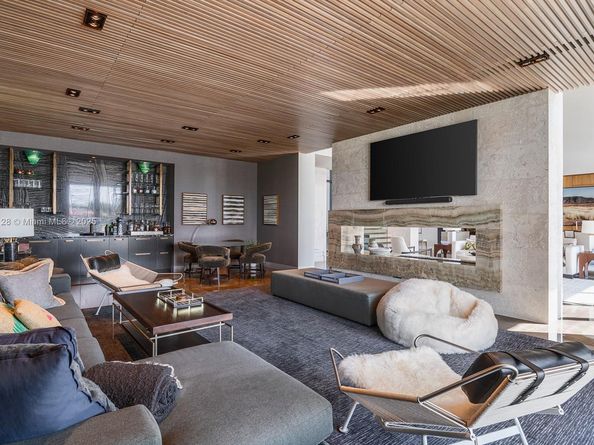 1175 Spanish River Rd, Boca Raton FL 33432