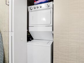 60 SW 13th St 5012, Miami FL 33130