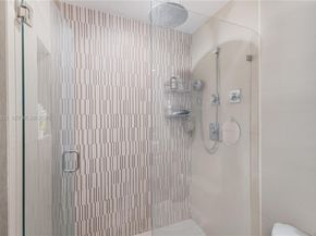 60 SW 13th St 5012, Miami FL 33130