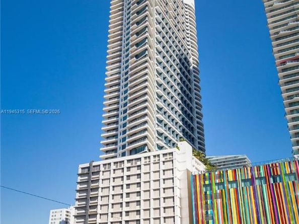 60 SW 13th St 5012, Miami FL 33130