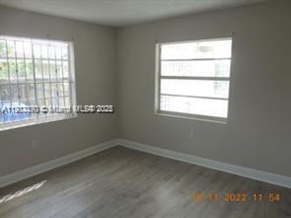 1415 NW 69th St, Miami FL 33147