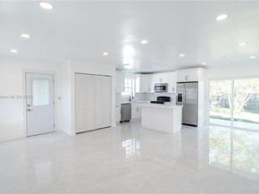 1360 SW 6th Ter, Deerfield Beach FL 33441