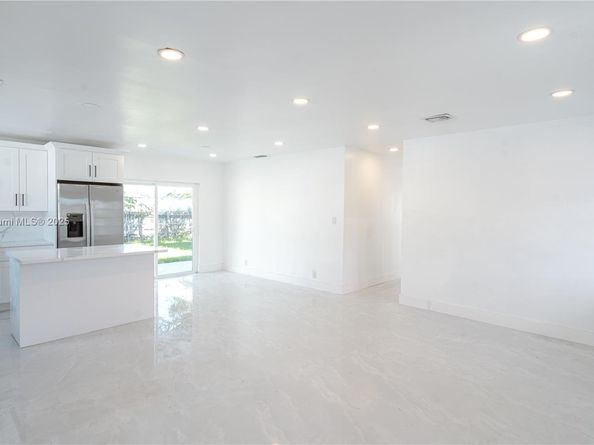 1360 SW 6th Ter, Deerfield Beach FL 33441