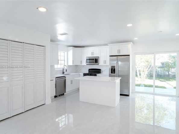 1360 SW 6th Ter, Deerfield Beach FL 33441