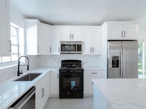 1360 SW 6th Ter, Deerfield Beach FL 33441