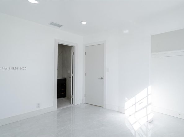 1360 SW 6th Ter, Deerfield Beach FL 33441