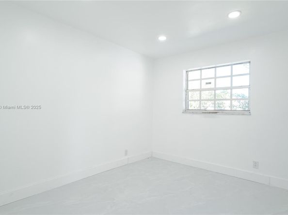 1360 SW 6th Ter, Deerfield Beach FL 33441