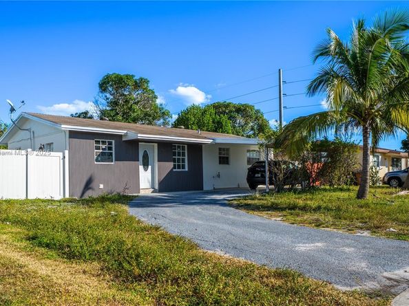 1360 SW 6th Ter, Deerfield Beach FL 33441