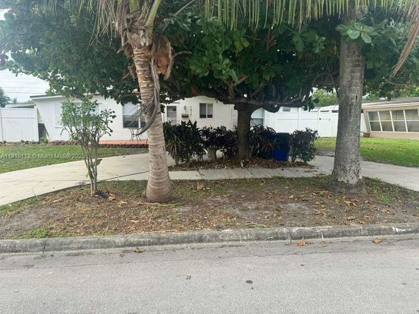 1517 NW 58th Ave, Margate FL 33063